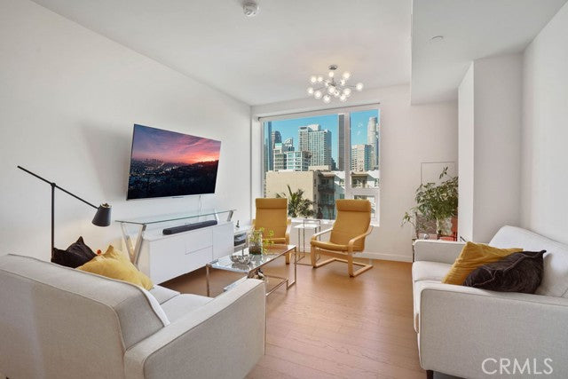 1050  S Grand Ave #808, Los Angeles, CA 90015, - Beds: 1 - Baths: 1