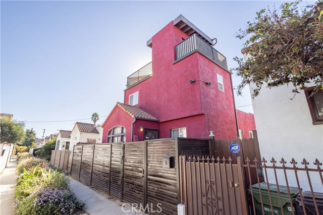 1232 1/8 N Cahuenga Blvd, Los Angeles, CA 90038 - Beds: 2 - Baths: 1