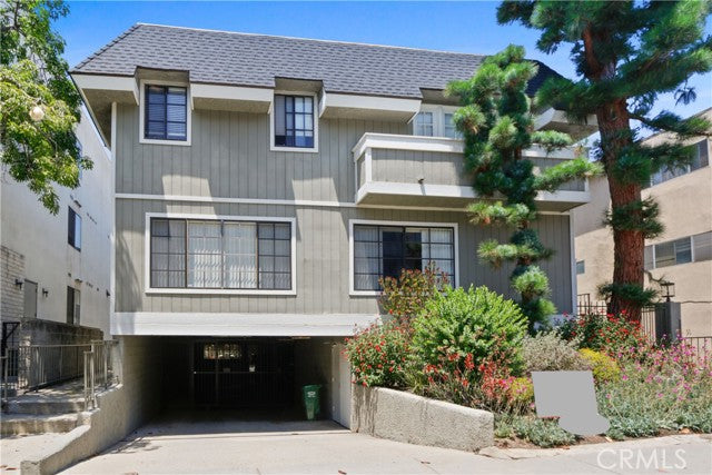 11823  Mayfield Ave #5, Los Angeles, CA 90049, - Beds: 2 - Baths: 3