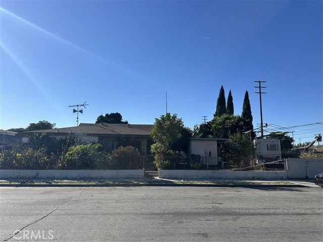 7509  Parmelee Ave, Los Angeles, CA 90001 - Beds: 2 - Baths: 1