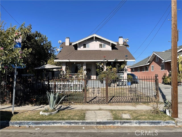 927  W 48th St, Los Angeles, CA 90037 - Beds: 6 - Baths: 6