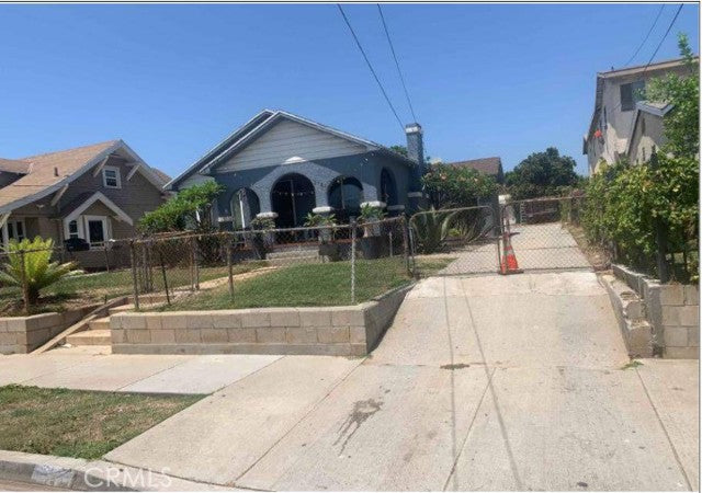 3751  E 6th St, Los Angeles, CA 90023 - Beds: 2 - Baths: 1