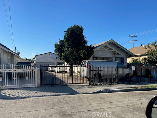 1656 1658 E 61st St, Los Angeles, CA 90001 - Beds: 3 - Baths: 2