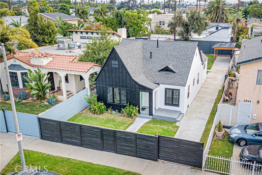 2942  S West View St, Los Angeles, CA 90016, - Beds: 3 - Baths: 3