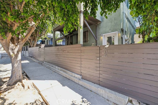 606  N Bonnie Brae St, Los Angeles, CA 90026, - Beds: 4 - Baths: 2