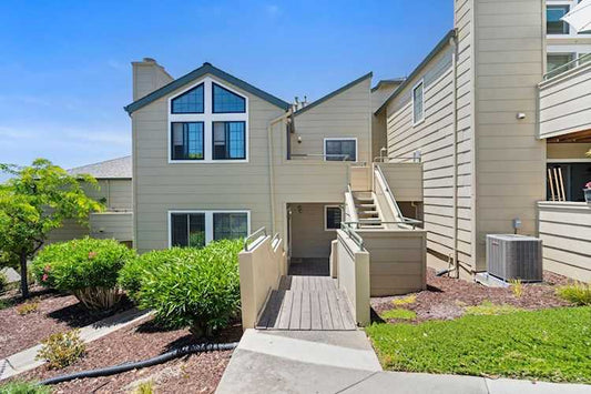 566 Elk Ridge Way, San Jose, CA 95136 - 2 Beds - 2 Baths - 1,067 Sq.Ft