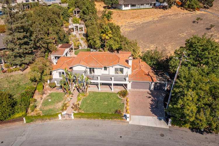 10020 Roseview Drive, San Jose, CA 95127 - 5 Beds - 4 Baths - 3,129 Sq.Ft