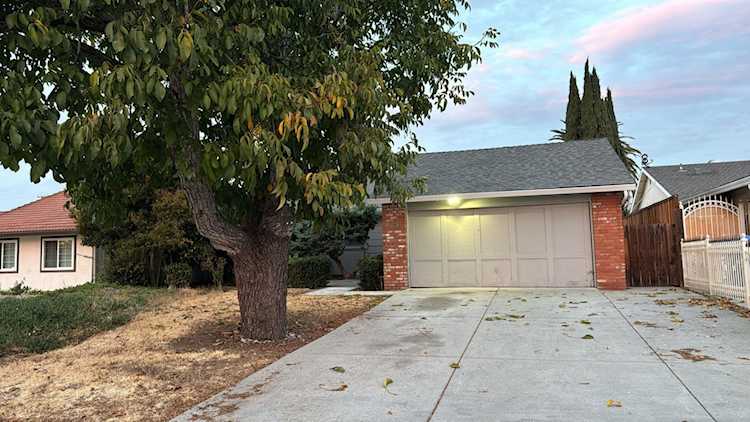 1382 N Capitol Avenue, San Jose, CA 95132 - 3 Beds - 2 Baths - 1,304 Sq.Ft