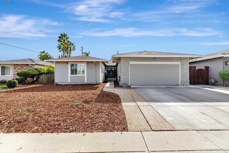 6038 Santa Ysabel Way, San Jose, CA 95123 - 4 Beds - 2 Baths - 1,739 Sq.Ft