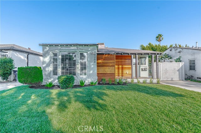 10206  S Harvard Blvd, Los Angeles, CA 90047, - Beds: 3 - Baths: 2