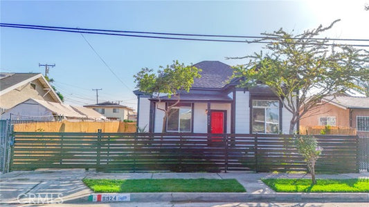 8924  S Budlong Ave, Los Angeles, CA 90044, - Beds: 3 - Baths: 2