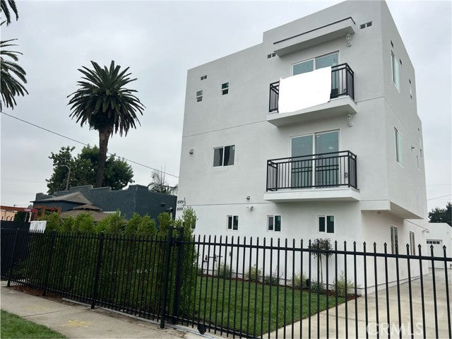 8919  Hooper Ave, Los Angeles, CA 90002, - Beds: 10 - Baths: 10