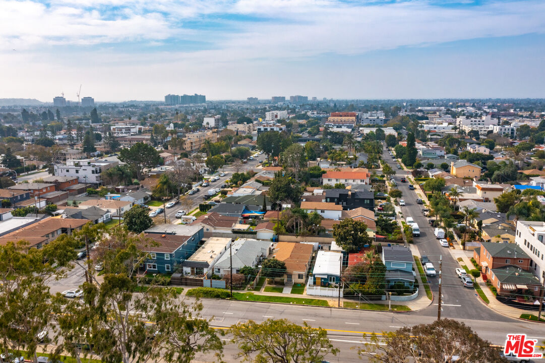 3961  S Centinela Ave, Los Angeles, CA 90066, - Beds: 3 - Baths: 2