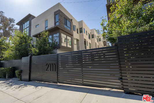 2111  N Cahuenga Blvd #1, Los Angeles, CA 90068, - Beds: 3 - Baths: 4