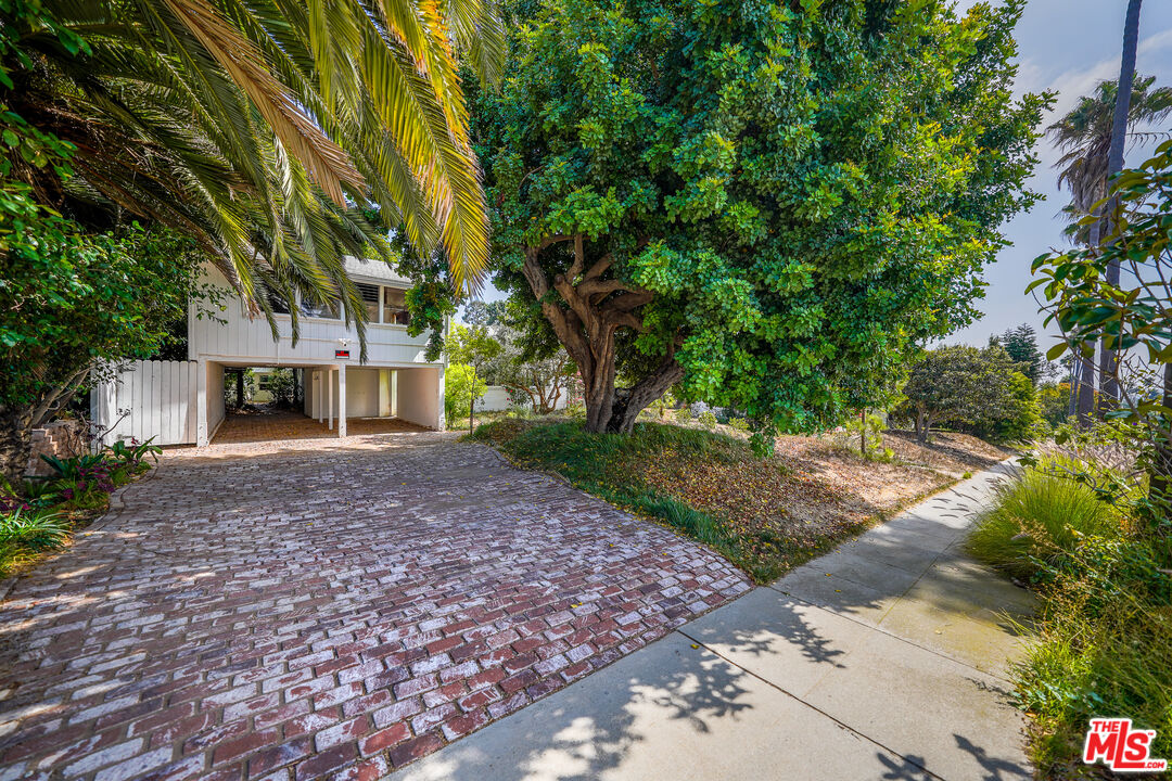 3528  Grand View Blvd, Los Angeles, CA 90066, - Beds: 5 - Baths: 5