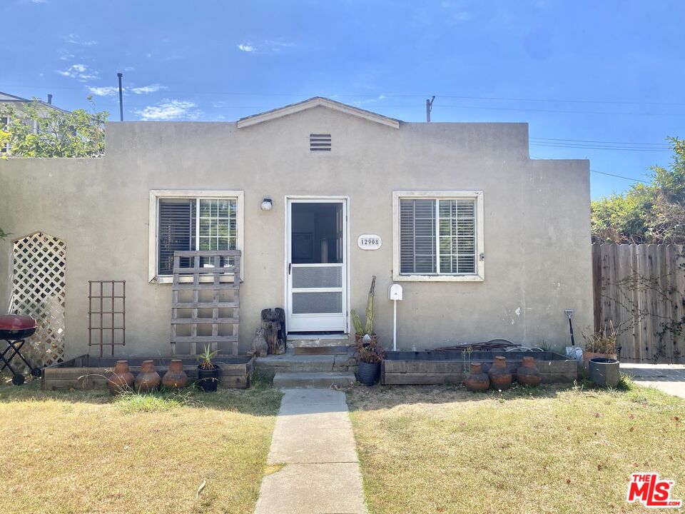 12908  Greene Ave, Los Angeles, CA 90066, - Beds: 3 - Baths: 1