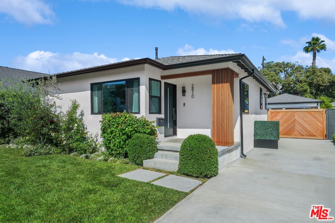 2810  S Bentley Ave, Los Angeles, CA 90064, - Beds: 4 - Baths: 3