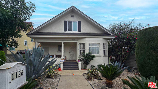 1126  W Vernon Ave, Los Angeles, CA 90037, - Beds: 5 - Baths: 3