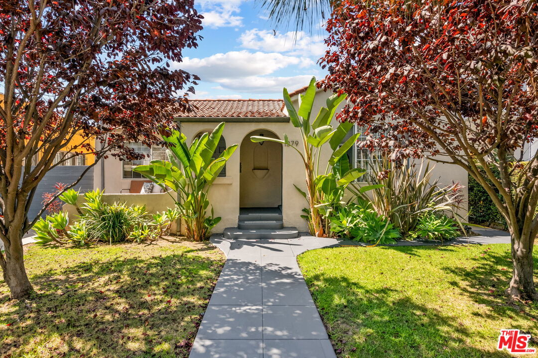 1379  S Orange Dr, Los Angeles, CA 90019, - Beds: 4 - Baths: 2