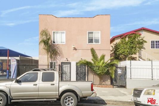 11813  S Main St, Los Angeles, CA 90061, - Beds: 5 - Baths: 5