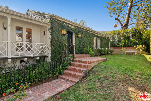 11128  Montana Ave, Los Angeles, CA 90049 - Beds: 3 - Baths: 3