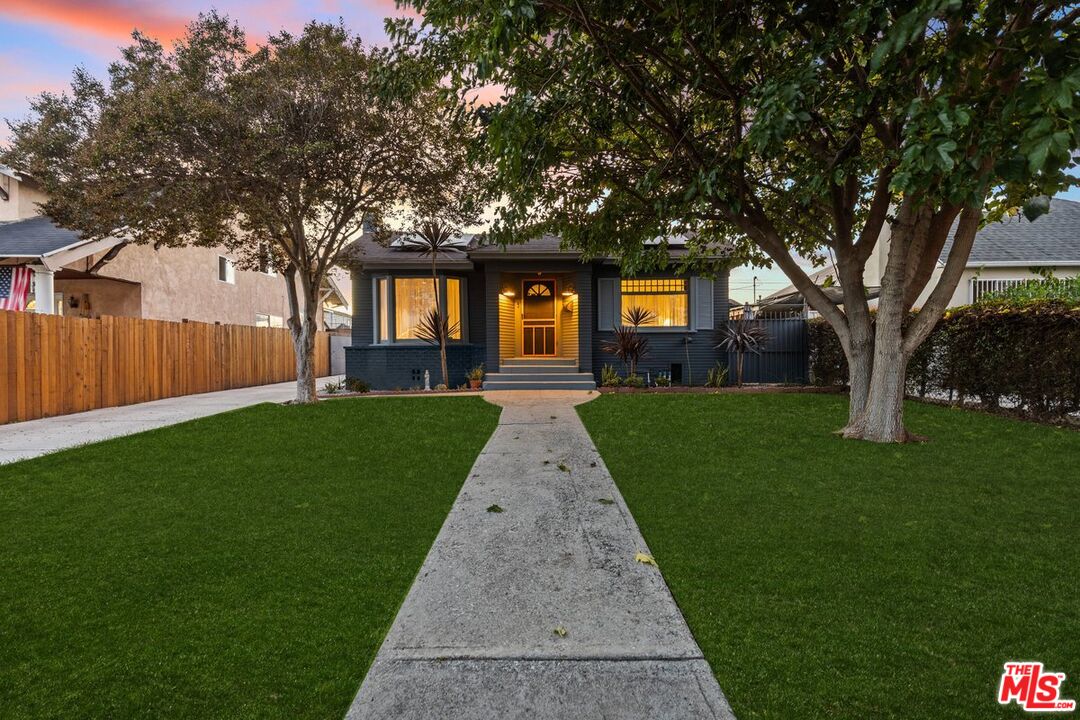 5743  10th Ave, Los Angeles, CA 90043 - Beds: 3 - Baths: 2