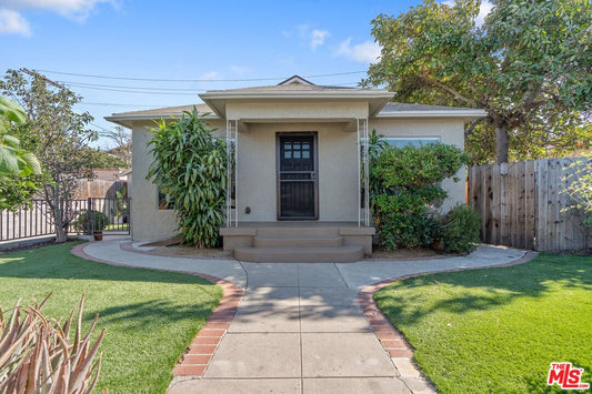 2324  S Highland Ave, Los Angeles, CA 90016 - Beds: 3 - Baths: 1