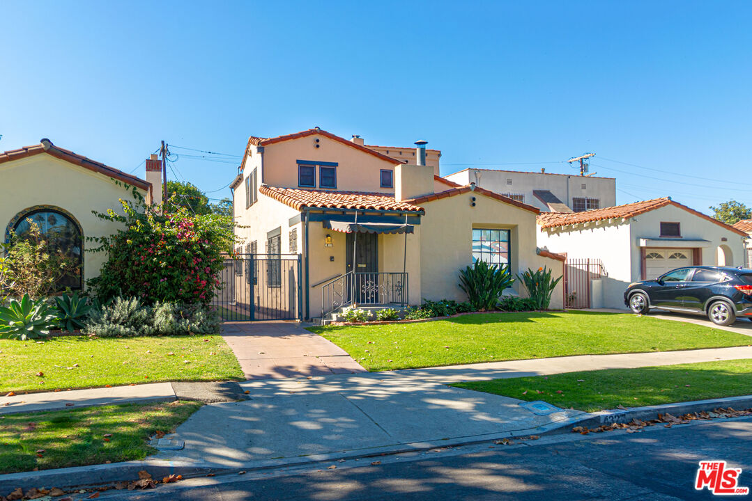 4327  4th Ave, Los Angeles, CA 90008 - Beds: 3 - Baths: 2