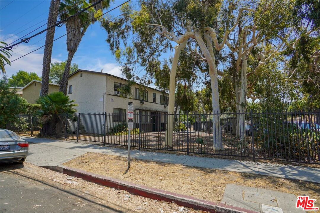 311  S Avenue 59, Los Angeles, CA 90042 - Beds: 4 - Baths: 4