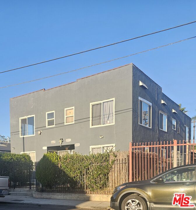 120  N Avenue 25, Los Angeles, CA 90031 - Beds: 4 - Baths: 4