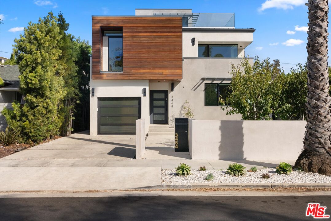 3464  Greenwood Ave, Los Angeles, CA 90066 - Beds: 6 - Baths: 5