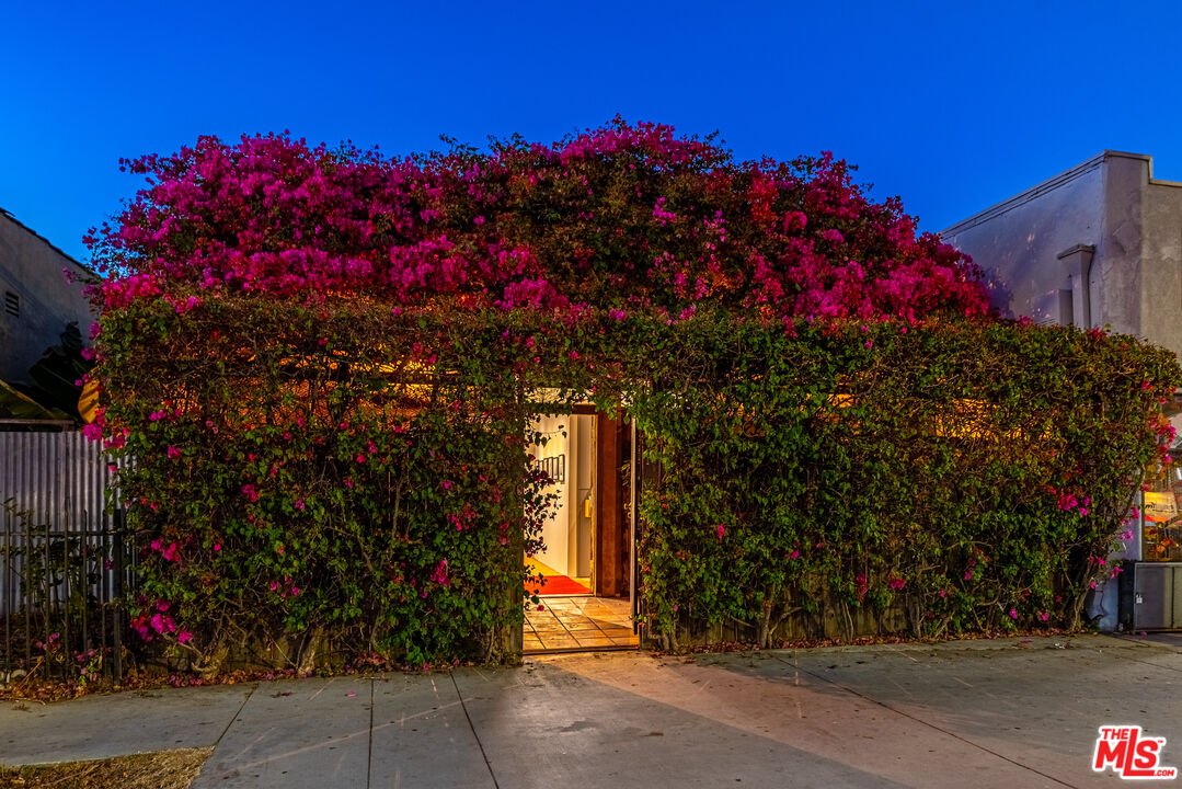 10959  Venice Blvd, Los Angeles, CA 90034 - Beds: 2 - Baths: 2