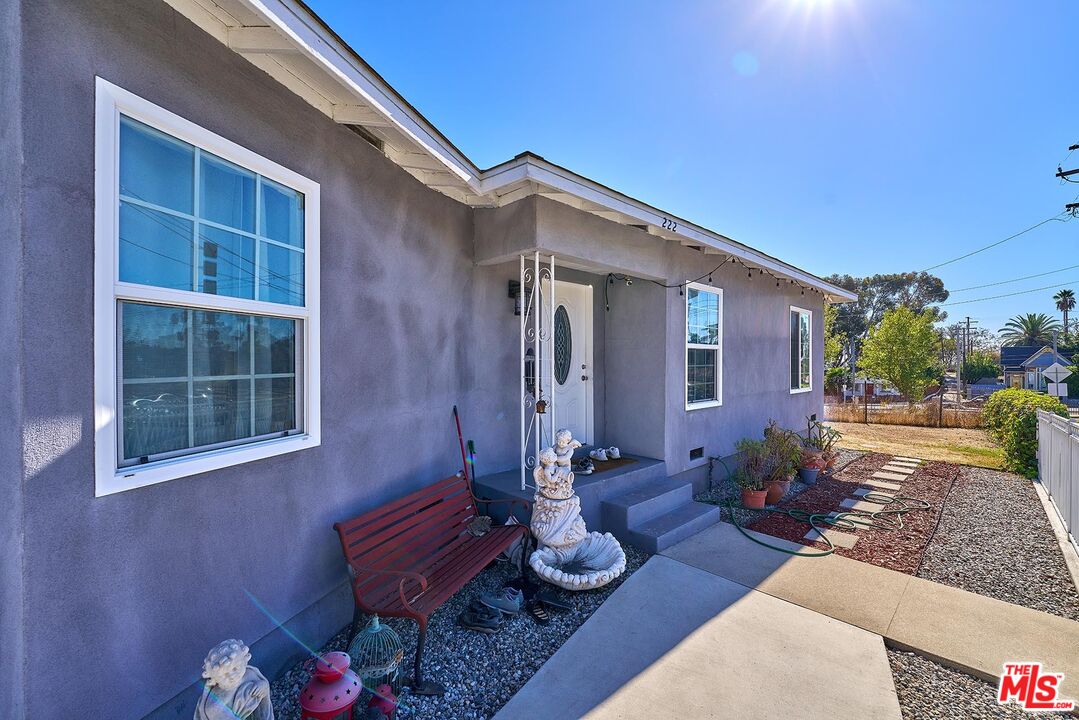 222  S Herbert Ave, Los Angeles, CA 90063 - Beds: 3 - Baths: 2