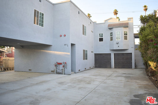 605  W 47th St, Los Angeles, CA 90037 - Beds: 11 - Baths: 8