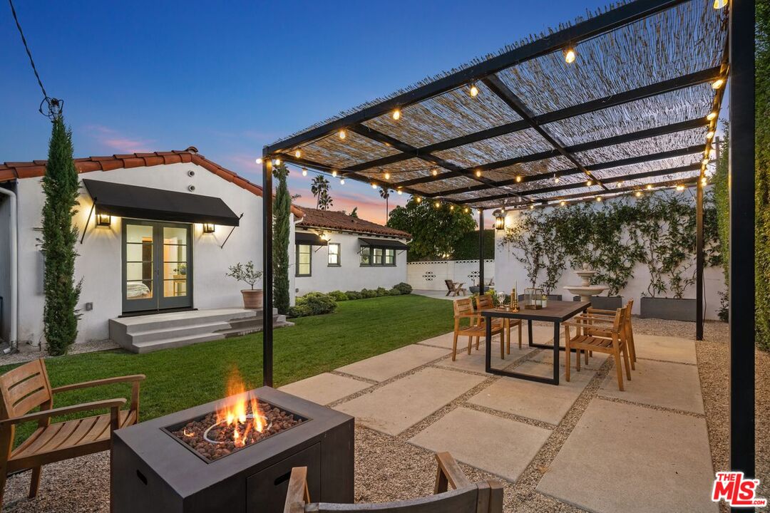 843  S Cochran Ave, Los Angeles, CA 90036 - Beds: 4 - Baths: 4