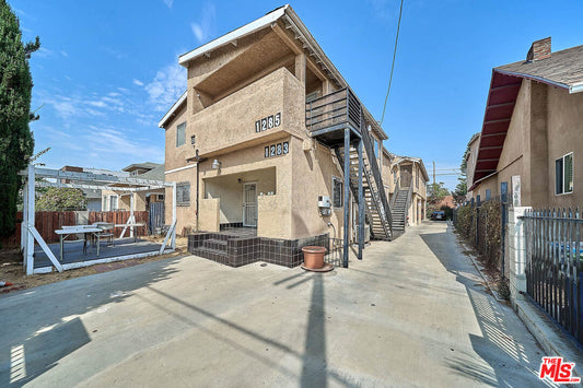 1281  W 35th St, Los Angeles, CA 90007 - Beds: 15 - Baths: 9