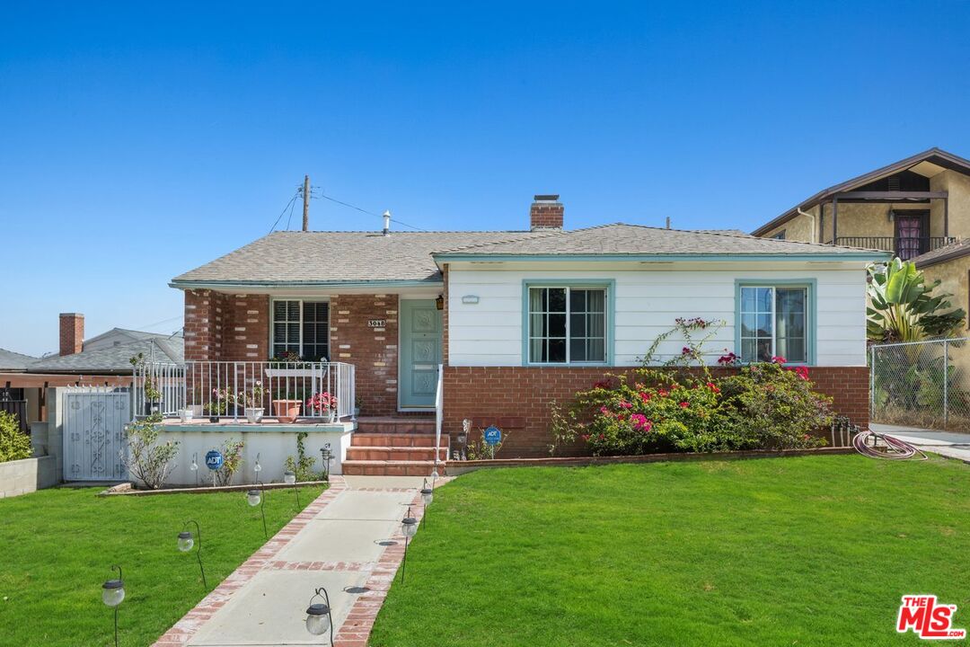 3048  Grand View Blvd, Los Angeles, CA 90066 - Beds: 4 - Baths: 2