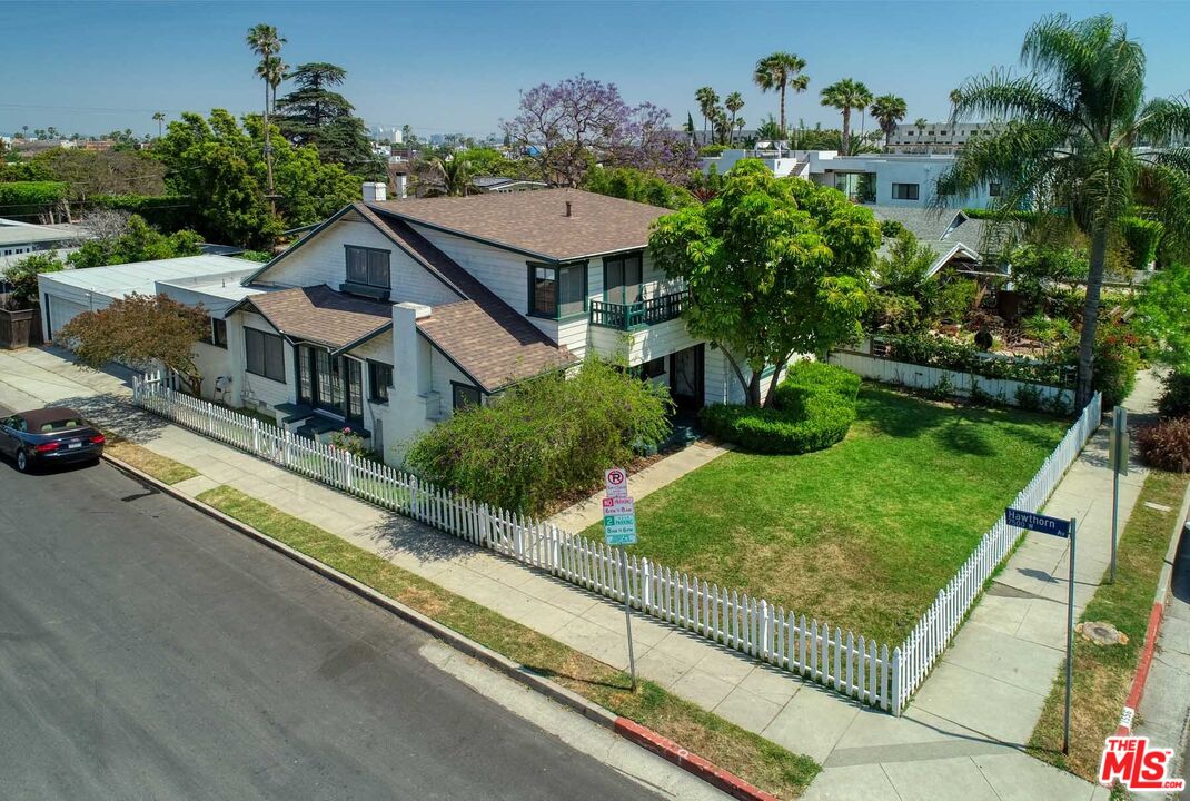 1556  N Curson Ave, Los Angeles, CA 90046 - Beds: 5 - Baths: 4