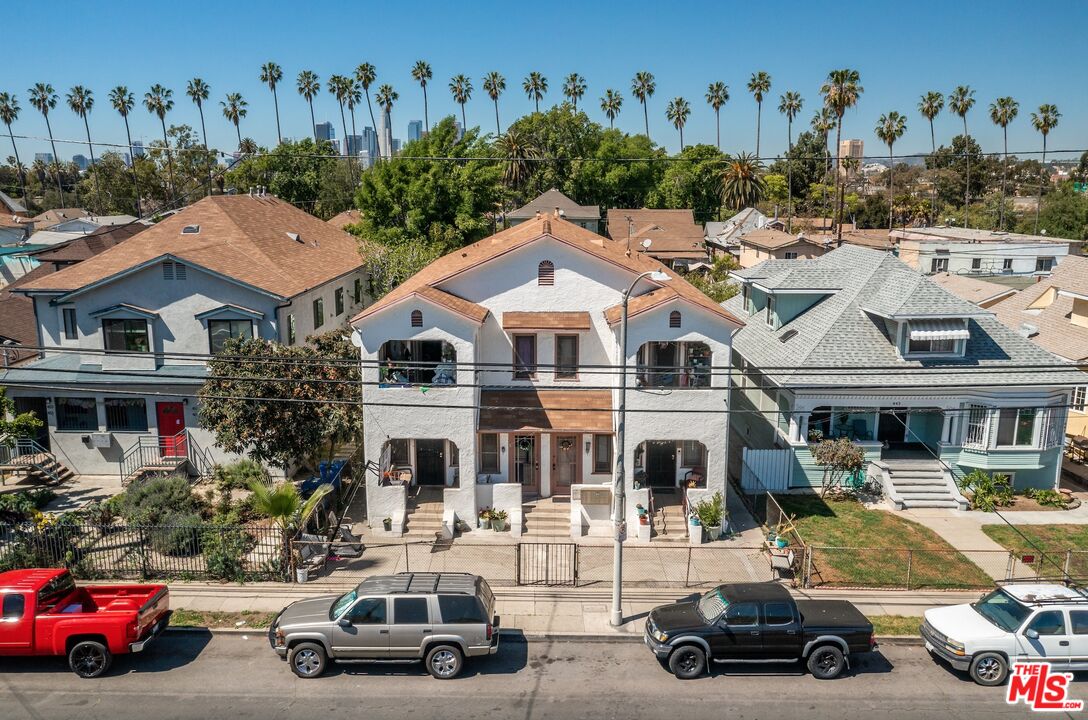 445  S Chicago St, Los Angeles, CA 90033 - Beds: 6 - Baths: 6