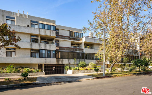 729  S Hobart Blvd #28, Los Angeles, CA 90005 - Beds: 2 - Baths: 1