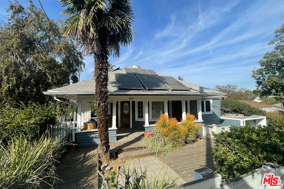 1401  Waterloo St, Los Angeles, CA 90026 - Beds: 4 - Baths: 4