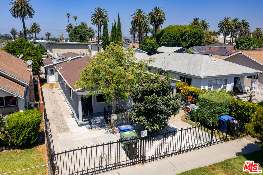 2747  S Mansfield Ave, Los Angeles, CA 90016 - Beds: 4 - Baths: 4