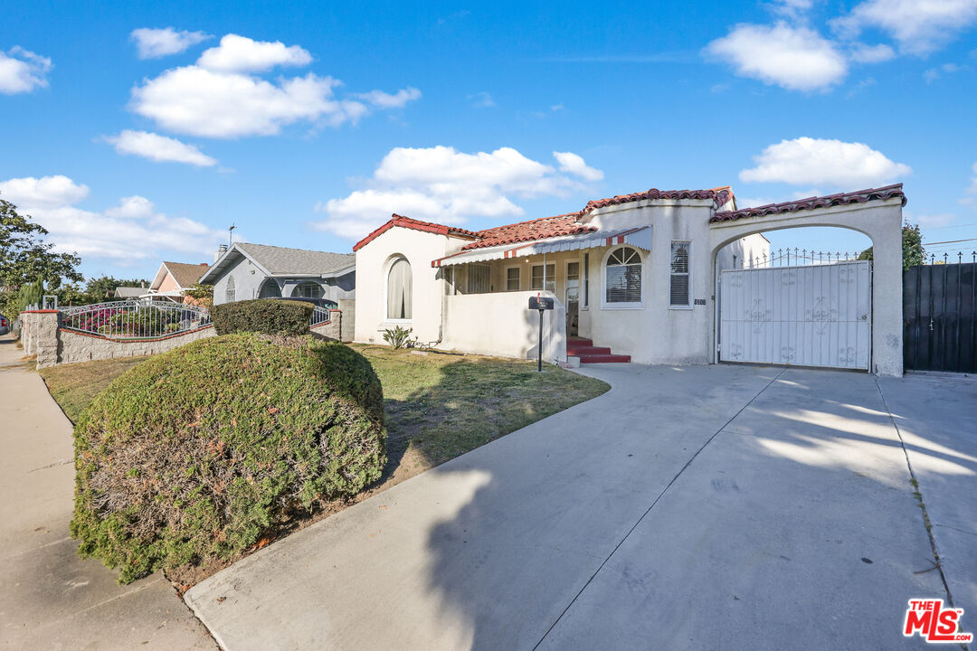 1217  W 77th St, Los Angeles, CA 90044 - Beds: 2 - Baths: 1