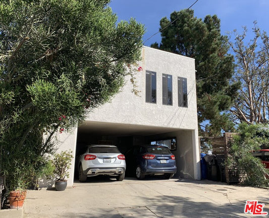 8966  Crescent Dr, Los Angeles, CA 90046 - Beds: 3 - Baths: 3