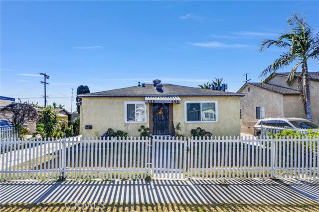 134  E 71st St, Los Angeles, CA 90003 - Beds: 3 - Baths: 2