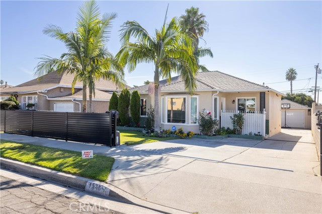 1536  W 125th St, Los Angeles, CA 90047 - Beds: 4 - Baths: 3