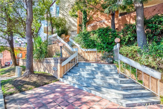 3315  Griffith Park Blvd #101, Los Angeles, CA 90027 - Beds: 2 - Baths: 2