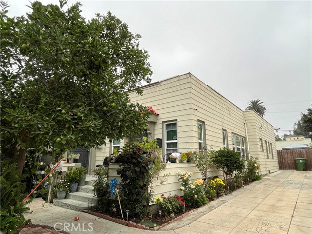 2245  W 27th St, Los Angeles, CA 90018, - Beds: 4 - Baths: 0