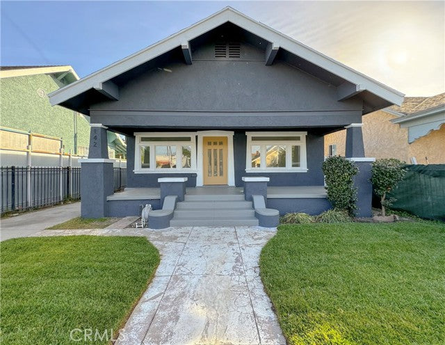 142  E 64th St, Los Angeles, CA 90003 - Beds: 3 - Baths: 3