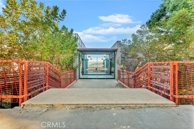 8896  Lookout Mountain Ave, Los Angeles, CA 90046 - Beds: 4 - Baths: 4